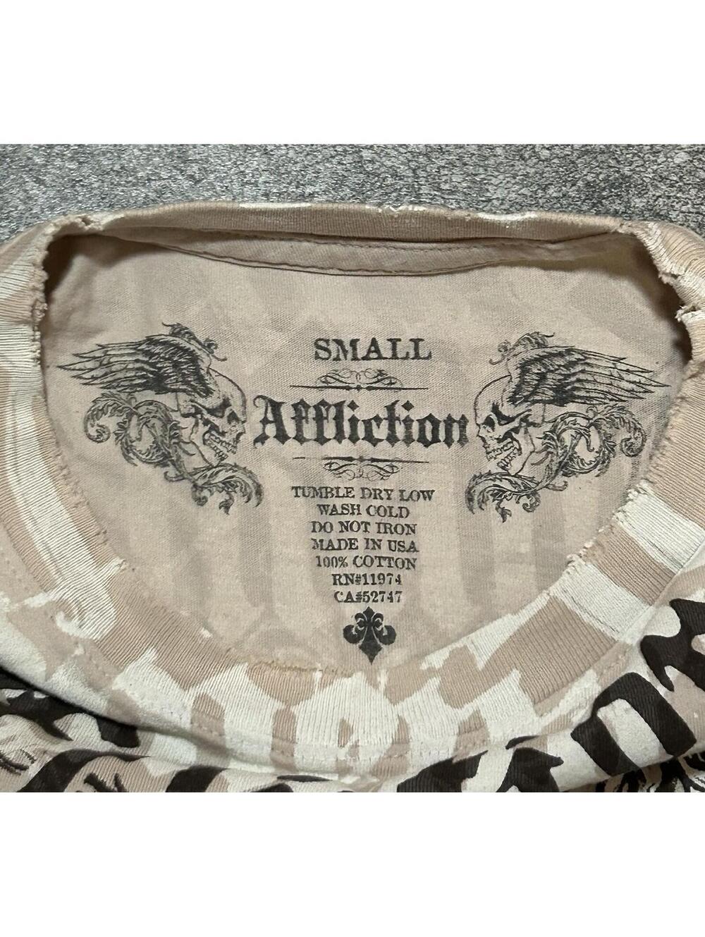 100% Cotton Y2K Affliction Graphic Size M Tee Gothic Unisex - Picture 3 of 5